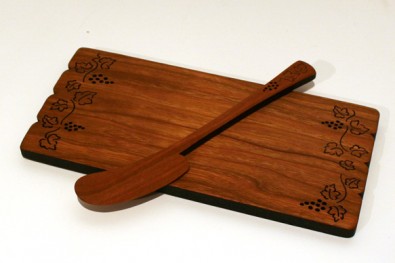 Board with Spreader, Grapevine