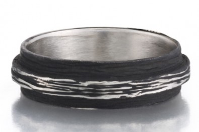 Raised Center Pebble Band