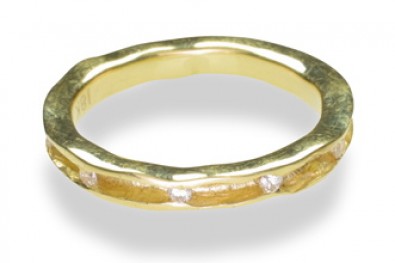Single Channel Gold Oyster Ring